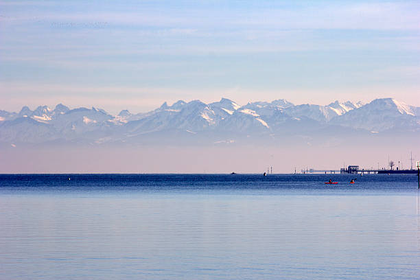 vedere, meer, berge, alpen - allgau bavaria mountain horizon foto e immagini stock