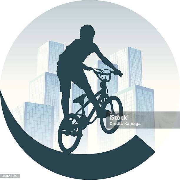 На Велосипеде В Городе — стоковая векторная графика и другие изображения на тему Горный велосипед - Горный велосипед, Силуэт, Компьютерная графика