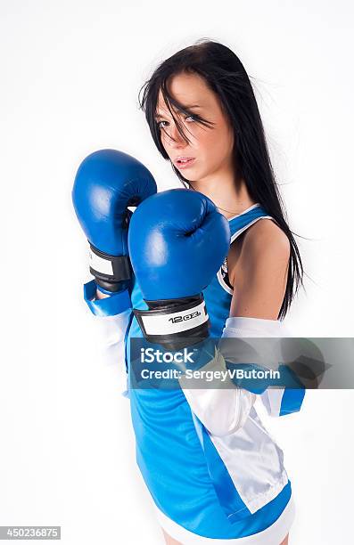 Menina Bonita Com As Luvas De Boxe - Fotografias de stock e mais imagens de Boxe - Desporto - Boxe - Desporto, Luva de Beisebol, 20-24 Anos
