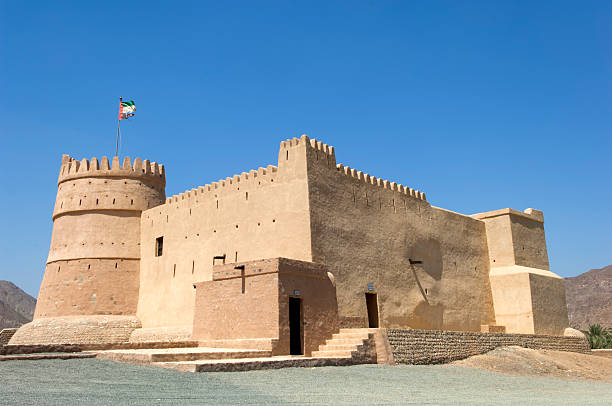 Ancient arabian fortress in Bithnah Fujairah, United Arab Emirates Al Bithna Fort is the second largest and most famous fort in Fujairah for its long history of wars and battles that took place in the region in the end of the 18th century and early 19th century. fujairah stock pictures, royalty-free photos & images