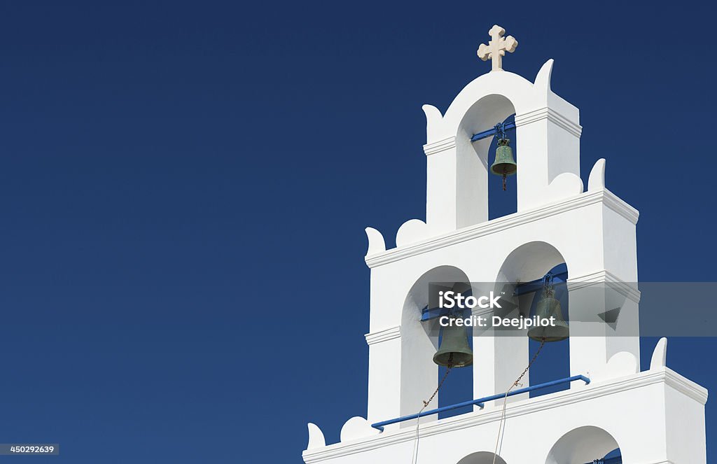 Campanile sull'isola di Santorini, Grecia - Foto stock royalty-free di Ambientazione esterna