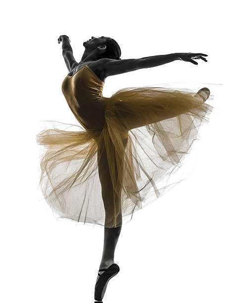 女性バレリーナバレエダンサーダンスのシルエット - dancing ballet one person en pointe ストックフォトと画像