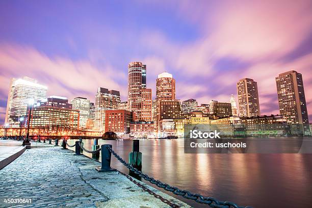Città Di Boston - Fotografie stock e altre immagini di Ambientazione esterna - Ambientazione esterna, Attrezzatura per illuminazione, Boston - Massachusetts