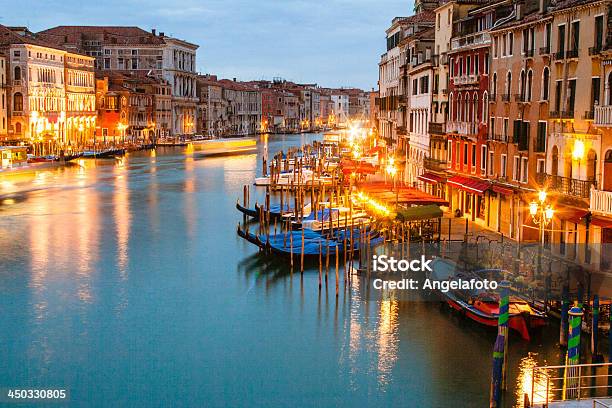 Grande Canal Da Ponte Do Rialto - Fotografias de stock e mais imagens de Noite - Noite, Veneza - Itália, Gôndola