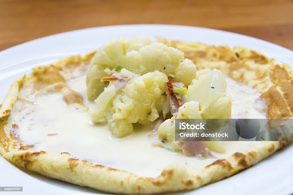 Omelette con romanesco - Foto de stock de Alimento libre de derechos