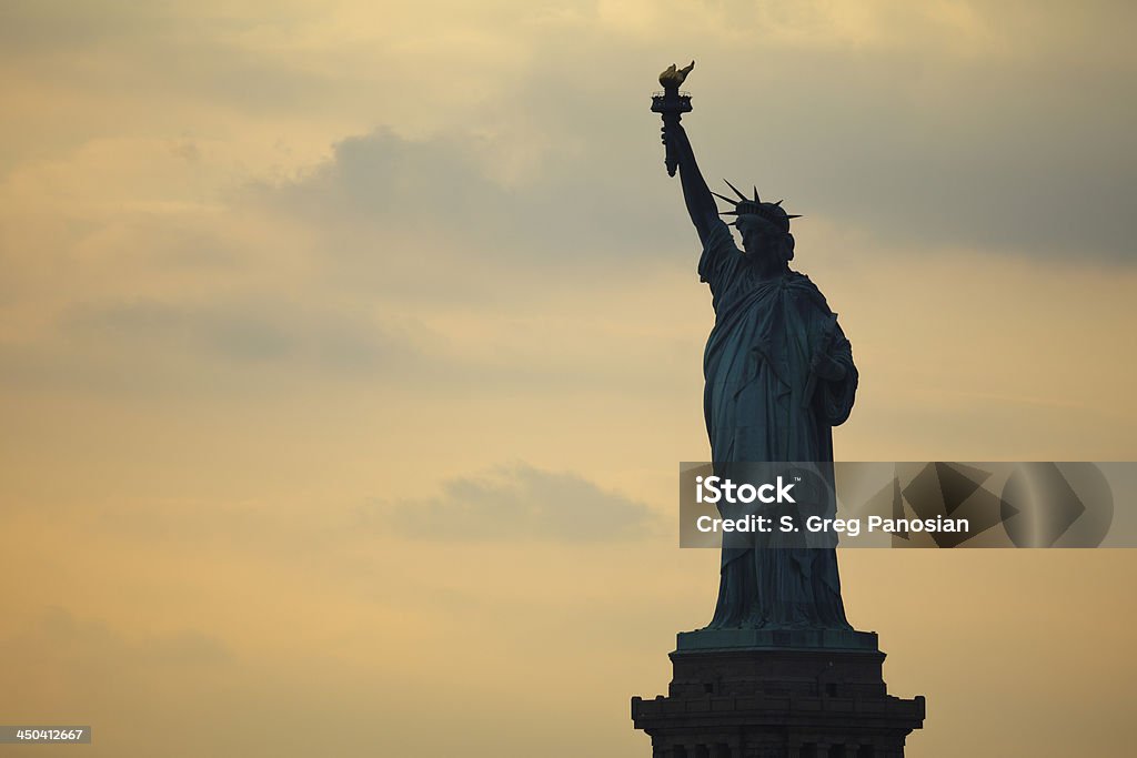 Estátua da Liberdade-Nova Iorque - Foto de stock de Crepúsculo royalty-free