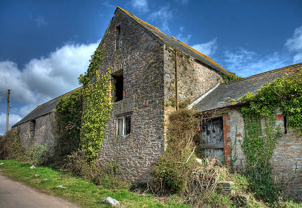 granaio di devon - barn conversion foto e immagini stock