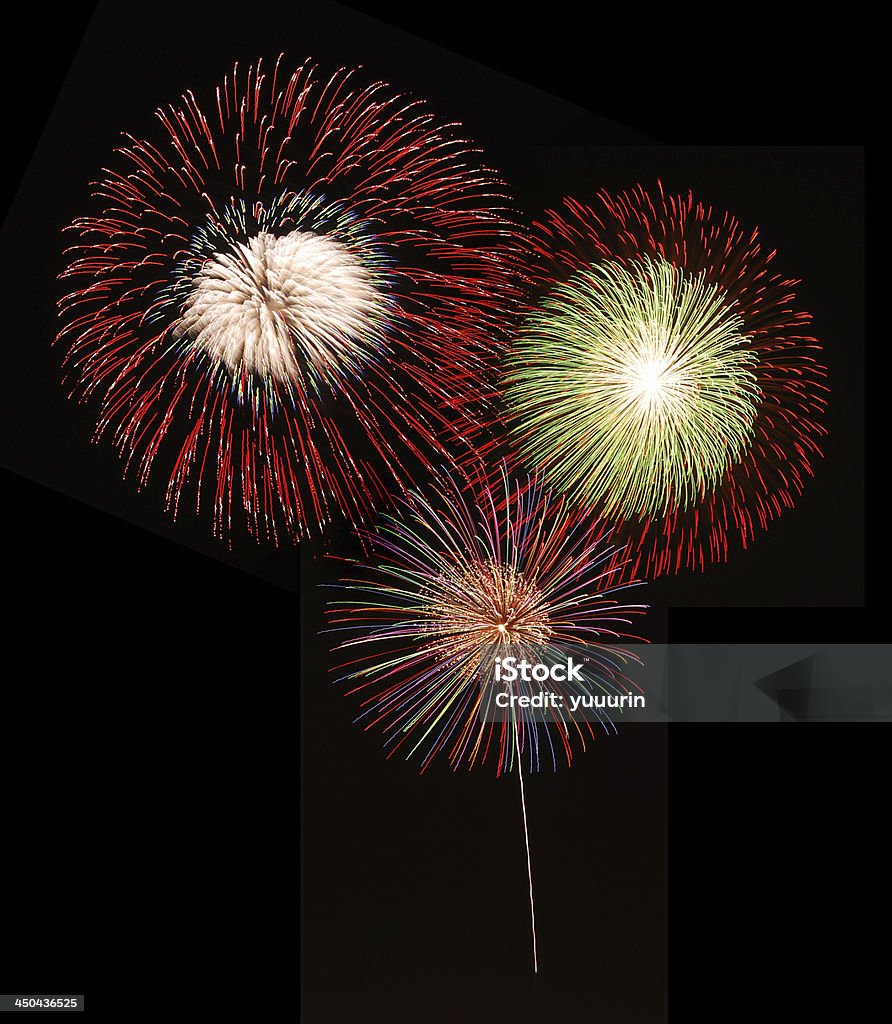 Feux d'artifice contre le ciel noir - Photo de Aboutissement libre de droits