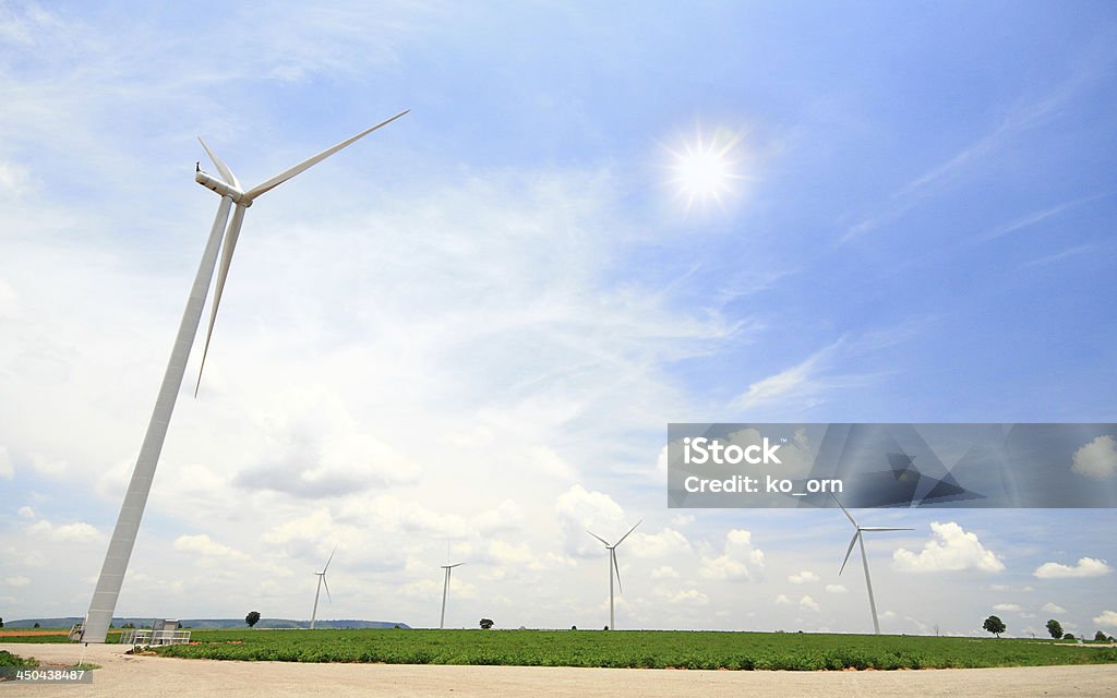 Turbinas eólicas do gerar eletricidade - Foto de stock de Azul royalty-free