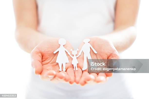 Technologie Papier Zahlen Der Familie In Den Händen Stockfoto und mehr Bilder von Familie