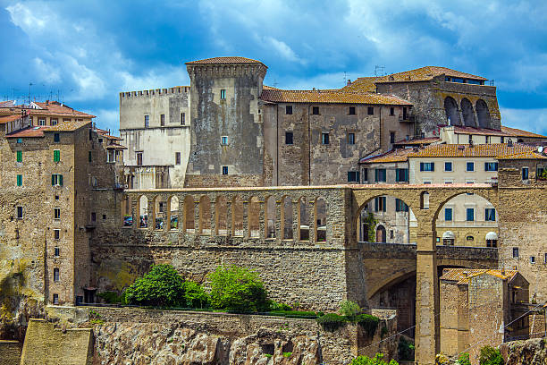 istock medieval italian town: Pitigliano 450453911