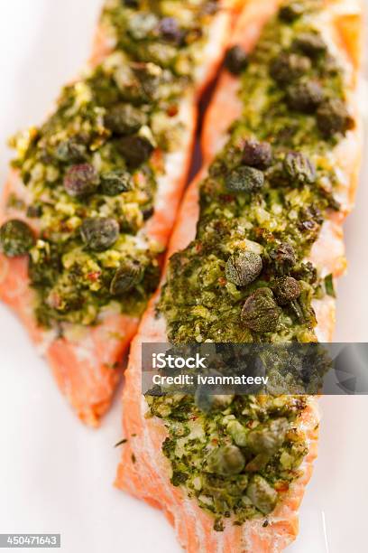 Salmão Assado No Forno Al Pesto - Fotografias de stock e mais imagens de Assado no Forno - Assado no Forno, Comida, Comida Pronta