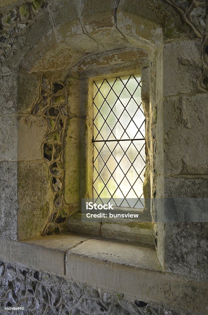 Norman iglesia de la ventana - Foto de stock de Anticuado libre de derechos