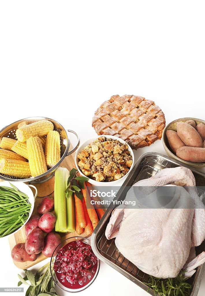 Cru e ingredientes para a preparação de jantar de peru de Ação de Graças Vertical - Royalty-free Aipo Foto de stock