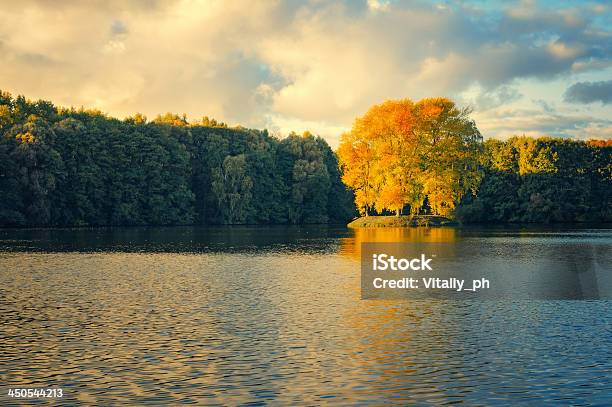 가을 풍경 도심 공원 0명에 대한 스톡 사진 및 기타 이미지 - 0명, 가을, 강