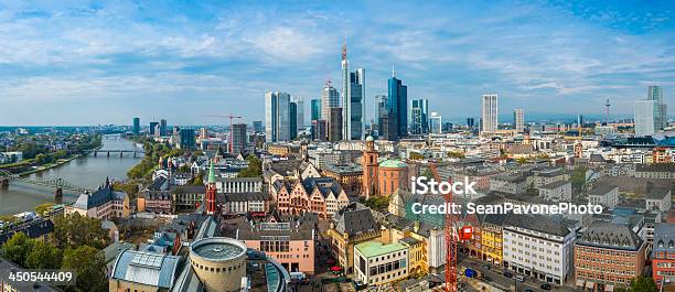 Panorama De Frankfurt Foto de stock y más banco de imágenes de Alemania - Alemania, Fráncfort - Meno, Panorama urbano