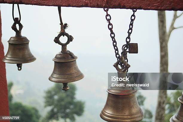작은가 청동색 종소리 Manakamana네팔 0338 0명에 대한 스톡 사진 및 기타 이미지 - 0명, 계단의 난간, 네팔