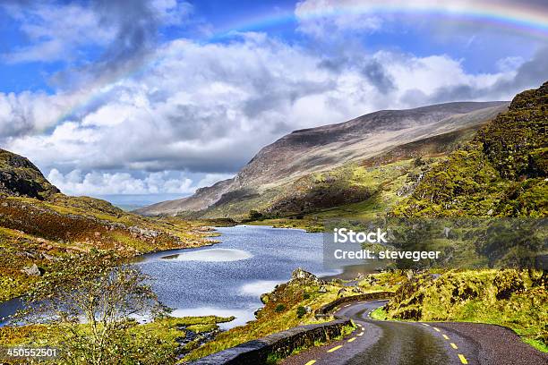 Przełęcz W Deszczowy Dzień - zdjęcia stockowe i więcej obrazów Gap of Dunloe - Gap of Dunloe, Tęcza, Bez ludzi