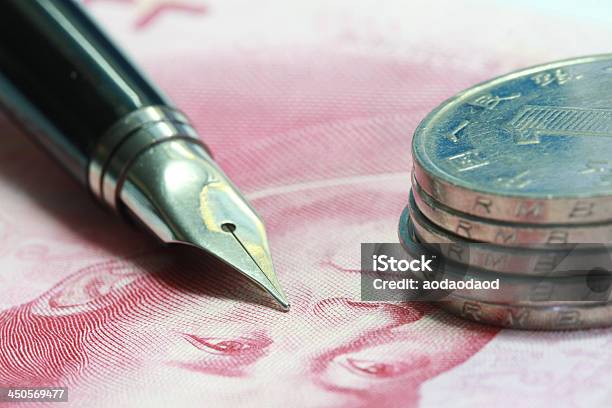 펜 및 중국 지폐 100에 대한 스톡 사진 및 기타 이미지 - 100, 계획, 금융