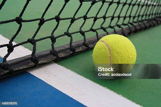 Photo libre de droit de Balle De Tennis banque d'images et plus d'images libres de droit de Bleu - Bleu, Tennis, Terrain de jeu