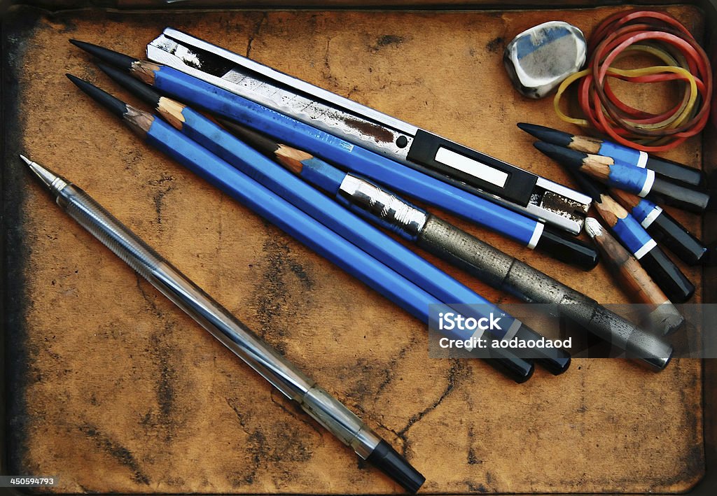Azul lápiz de madera - Foto de stock de Agarrar libre de derechos