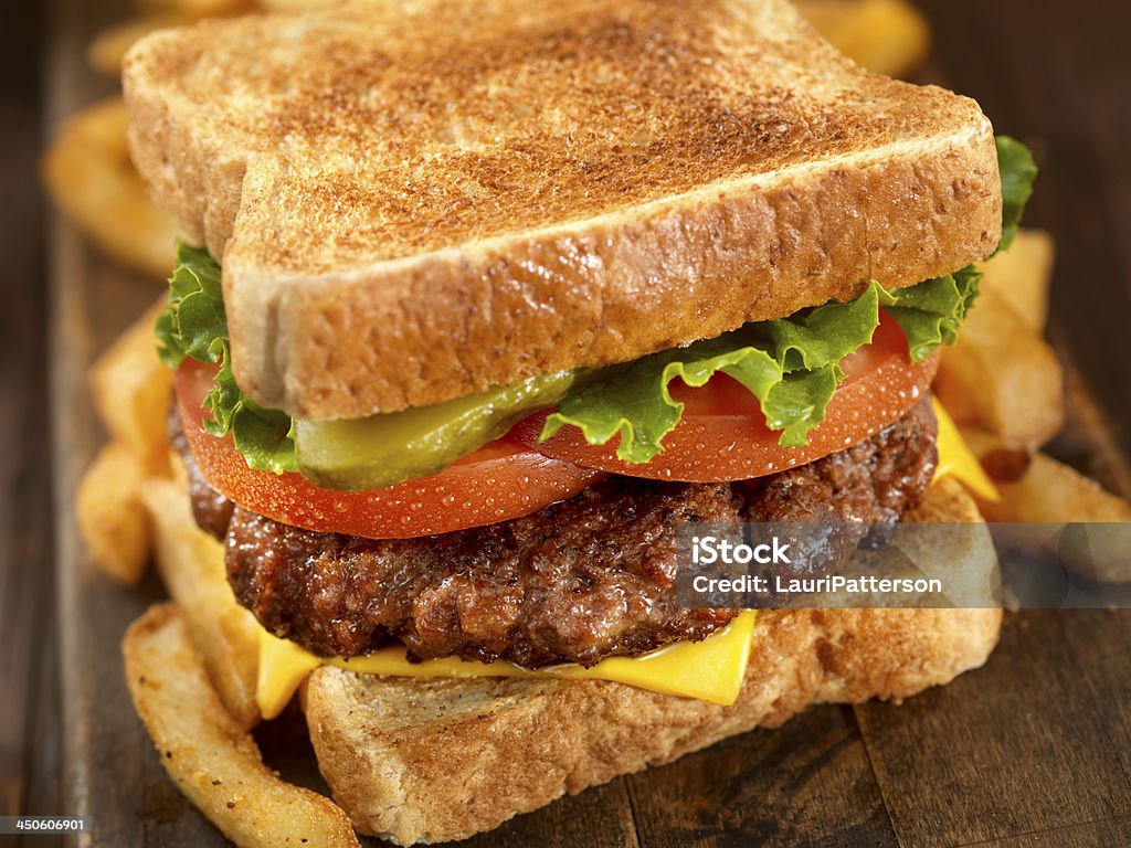 Panino Hamburger di manzo - Foto stock royalty-free di Alimentazione non salutare