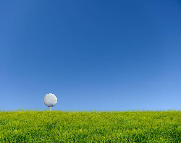 Cтоковое фото Мяч для гольфа на траве подал
