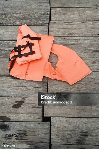 ライフジャケット - 救命胴衣のストックフォトや画像を多数ご用意 - 救命胴衣, 水に浮かぶ, オレンジ色