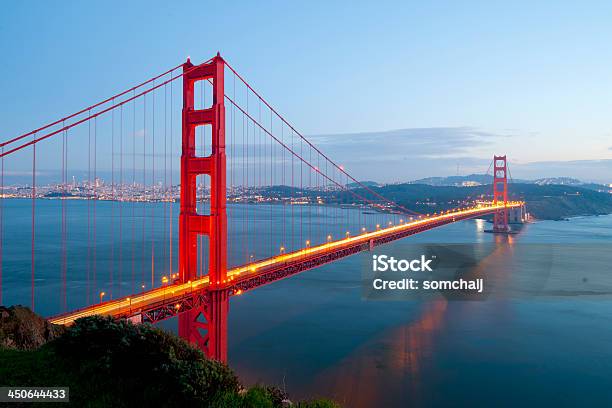 Golden Gate Bridge - Fotografie stock e altre immagini di Acciaio - Acciaio, Acqua, Ambientazione esterna