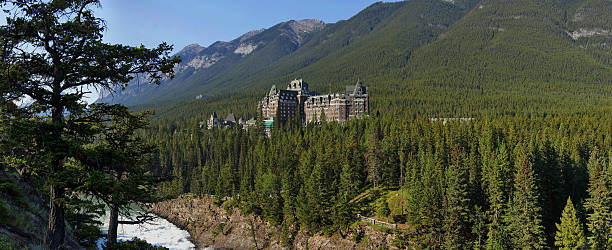 istock Banff Springs Hotel, Kanada 450648599