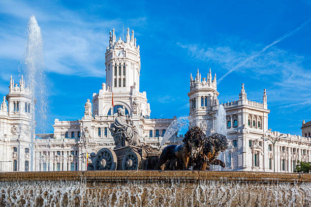 istock Cibeles Palace and fountain 450662553