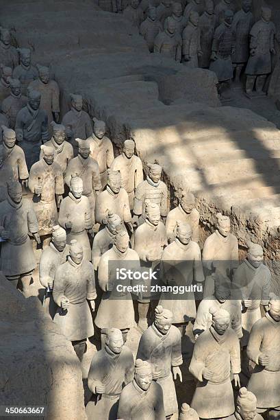 Foto de Guerreiros De Terracota Em Xian China e mais fotos de stock de Arcaico - Arcaico, Arqueologia, Arte