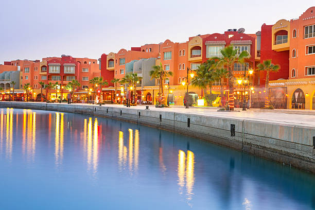 marina al atardecer en hurghada, egipto - town of egypt fotografías e imágenes de stock