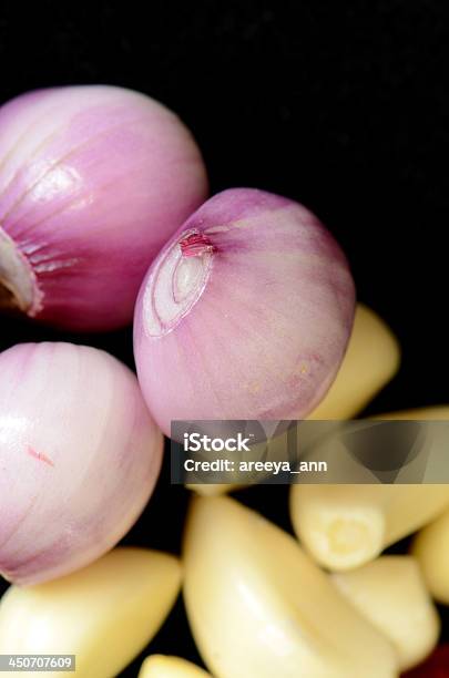 Corte Escalonia Y Ajo Foto de stock y más banco de imágenes de Ajo - Ajo, Alimento, Cabeza de ajos