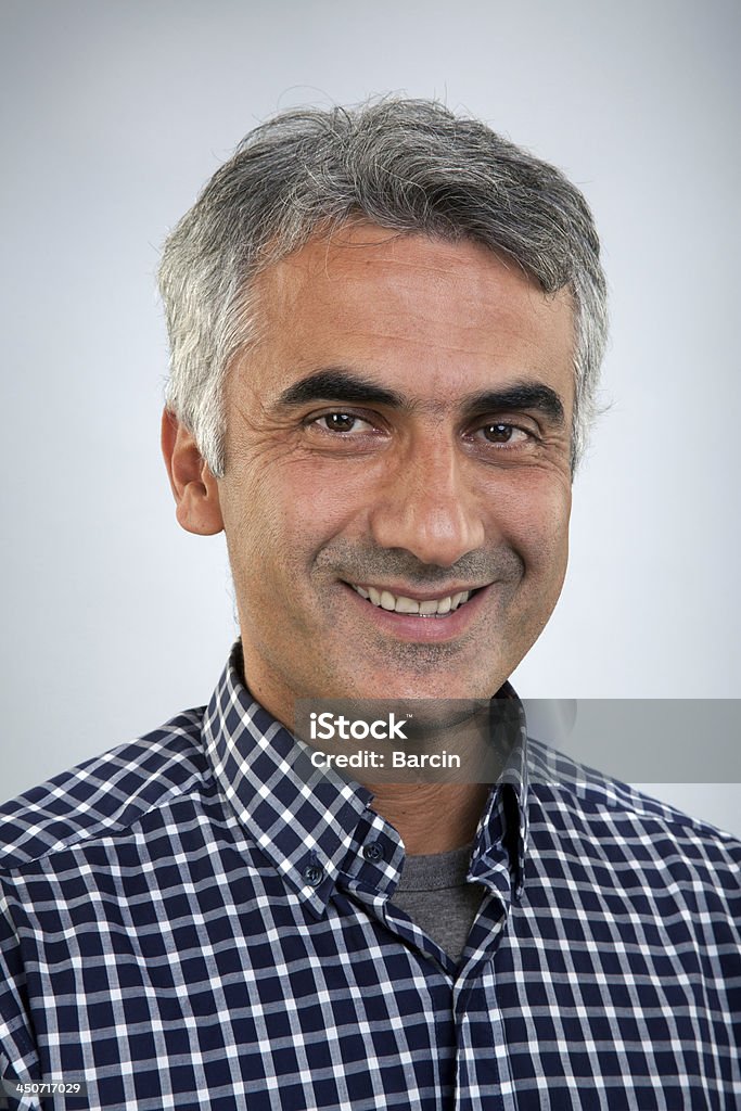 Casual hombre sonriente - Foto de stock de 30-39 años libre de derechos