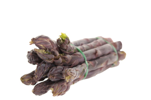 Asparagi viola isolati su blanco photo