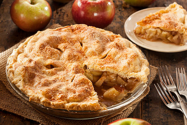 dessert torta di mele fatta in casa naturale - pie apple dessert baked foto e immagini stock