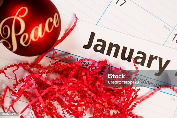 Días Festivos Enero De Calendario Con Adornopeace Símbolo Foto de stock y más banco de imágenes de 2014
