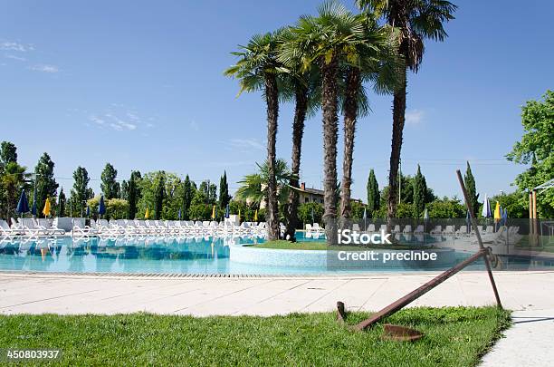 Poolbereich Stockfoto und mehr Bilder von Entspannung - Entspannung, Fotografie, Freibad