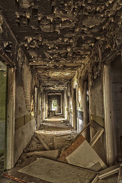 Zniszczone, opuszczony hotel – zdjęcie