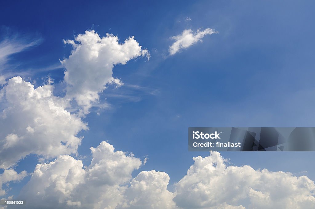 Nor și bluesky - Fotografie de stoc Albastru fără redevențe Nor și bluesky - Fotografie de stoc Albastru fără redevențe