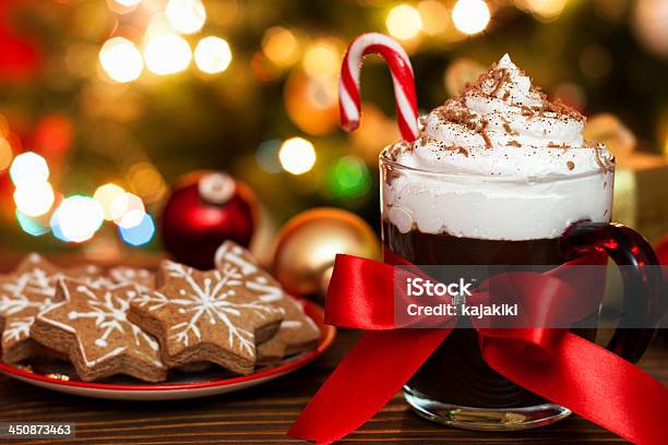 Navidad Chocolate Caliente Foto de stock y más banco de imágenes de Chocolate caliente - Chocolate caliente, Menta piperina, Moka