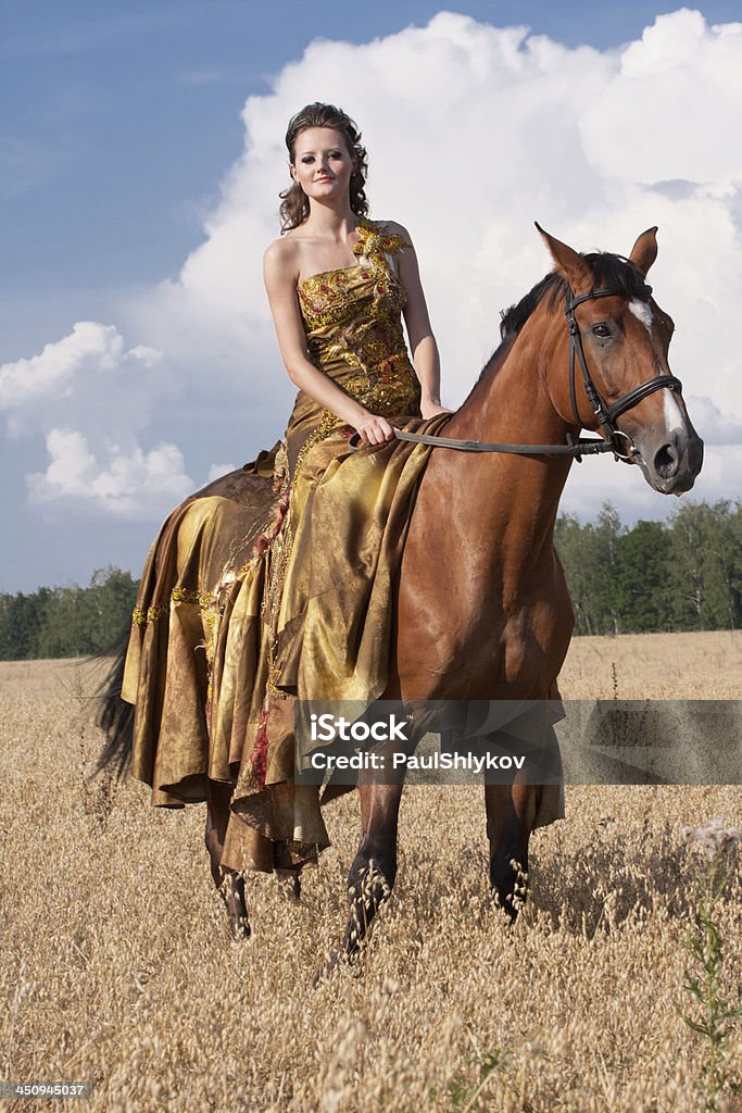 馬と美しい女性 - ウマのロイヤリティフリーストックフォト