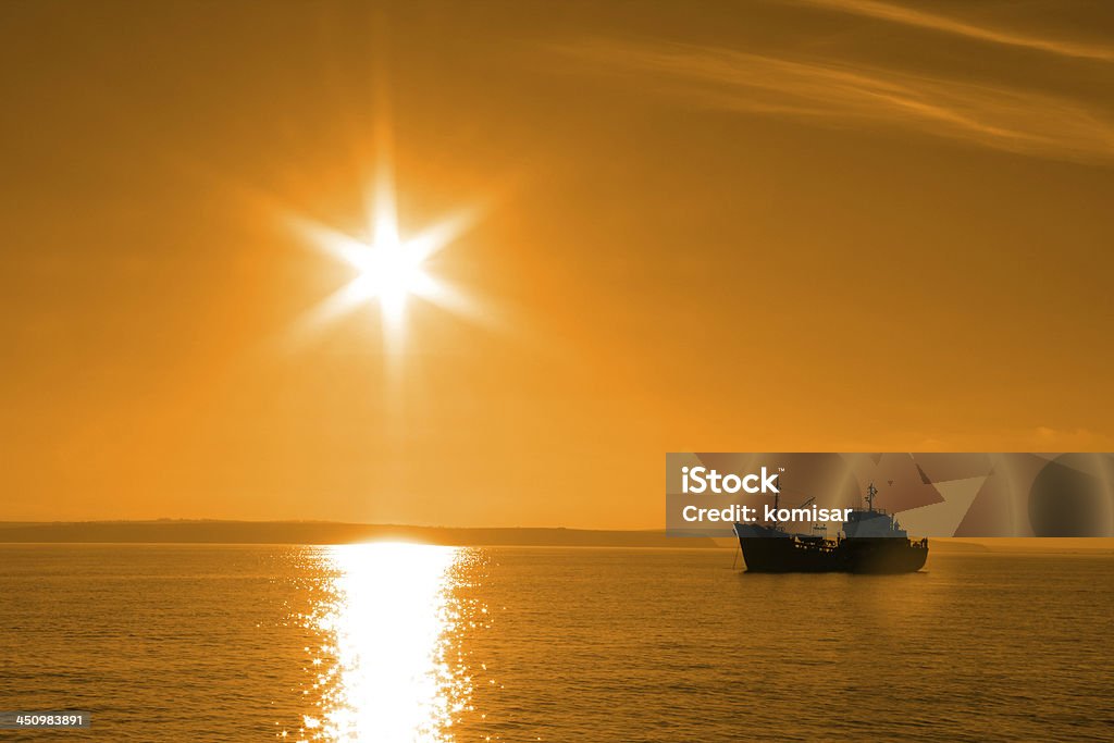 Fischerboot im Sonnenuntergang - Lizenzfrei Fang Stock-Foto