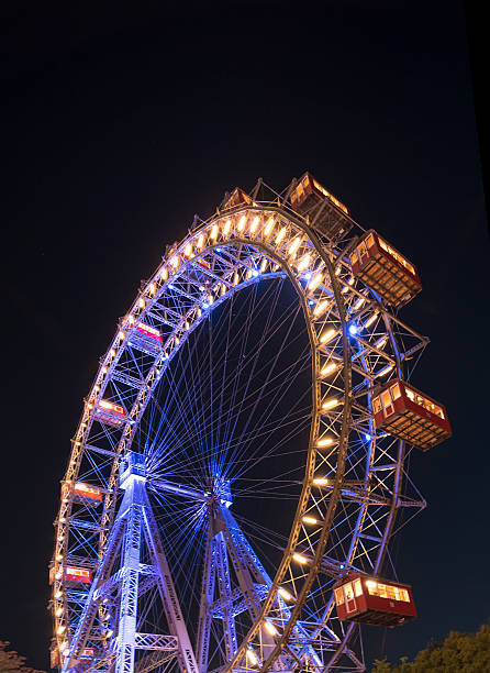 riesenrad vienne à nuit - vienna ferris wheel night prater park photos et images de collection