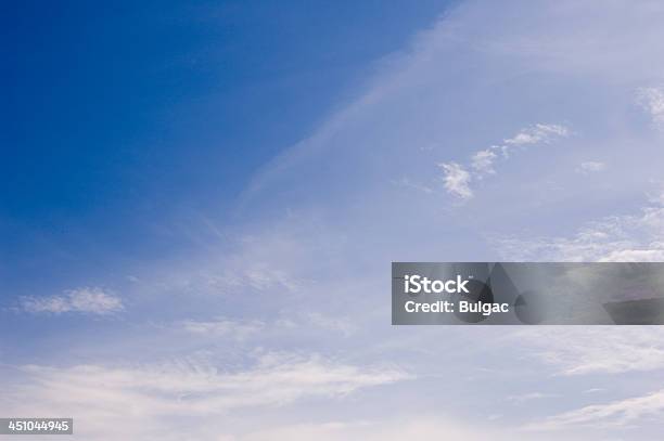 Foto de Tranquilo Céu De Verão e mais fotos de stock de Alto-Cúmulo - Alto-Cúmulo, Azul, Cena de tranquilidade