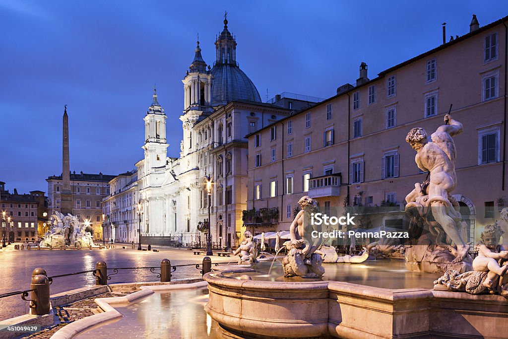 Piazza Navona w zmierzchu, Rzym - Zbiór zdjęć royalty-free (Architektura)