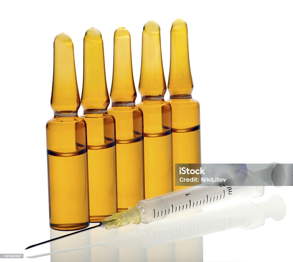 Des Ampoules et Seringue - Photo de Injecter libre de droits