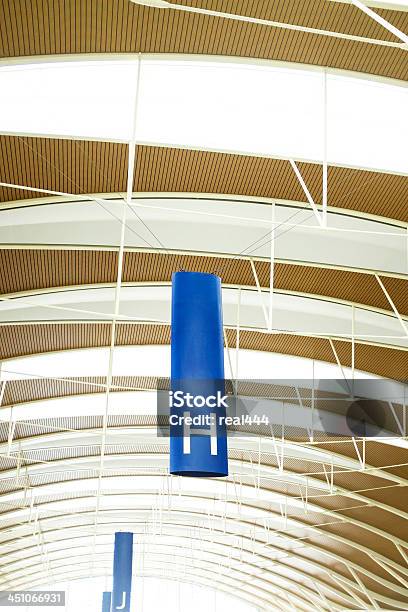 Moderna De Telhado De Vidro - Fotografias de stock e mais imagens de Abstrato - Abstrato, Aeroporto, Arquitetura