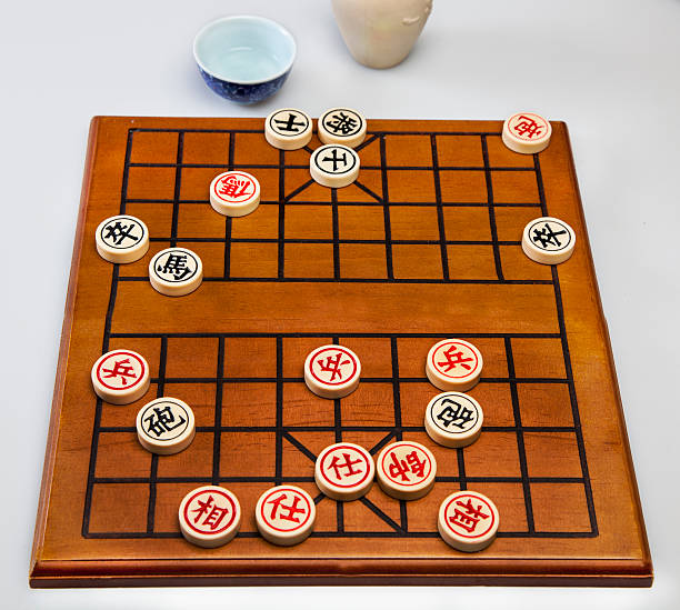 xiangqi placa de juegos - chinese chess fotografías e imágenes de stock